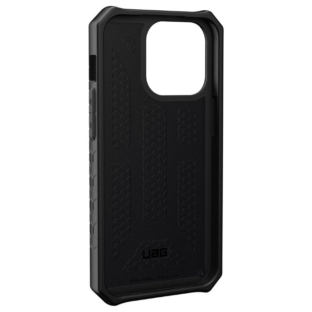 Чехол UAG Monarch Series для iPhone 13. Цвет: чёрный карбон