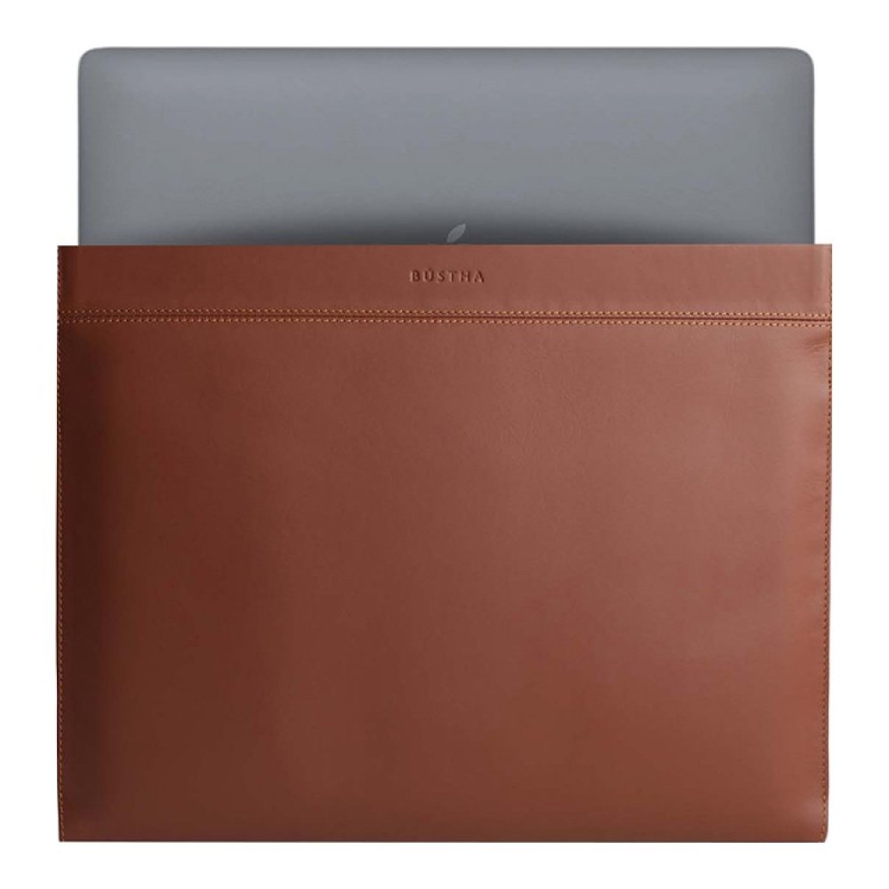 Чехол кожаный Bustha Compact Sleeve для MacBook Air/Pro 13" (2018/22). Цвет: коричневый