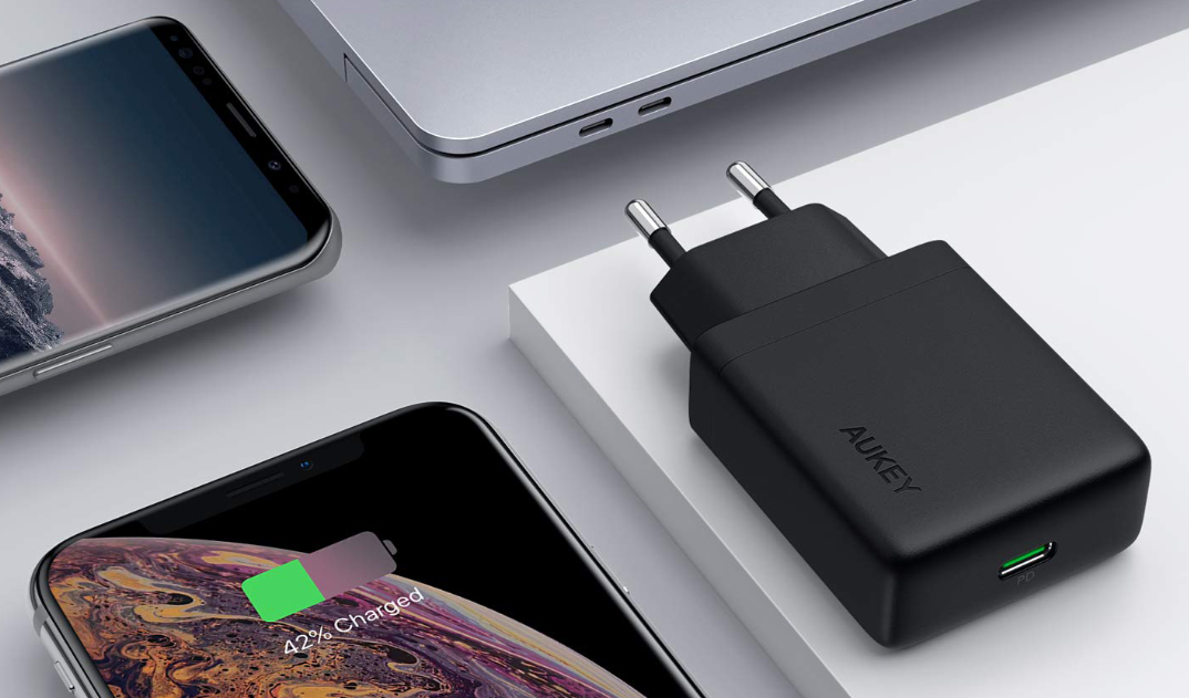 Сетевое зарядное устройство Aukey USB-C, 30W. Цвет: черный