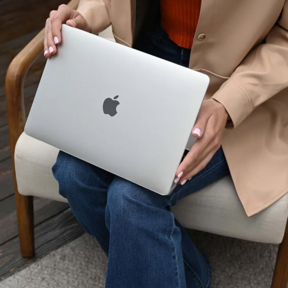 Чехол защитный Ubear Ice Case для MacBook AIr 13" (2020). Цвет: белый