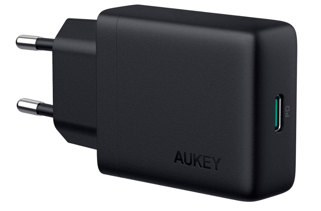 Сетевое зарядное устройство Aukey USB-C, 30W. Цвет: черный